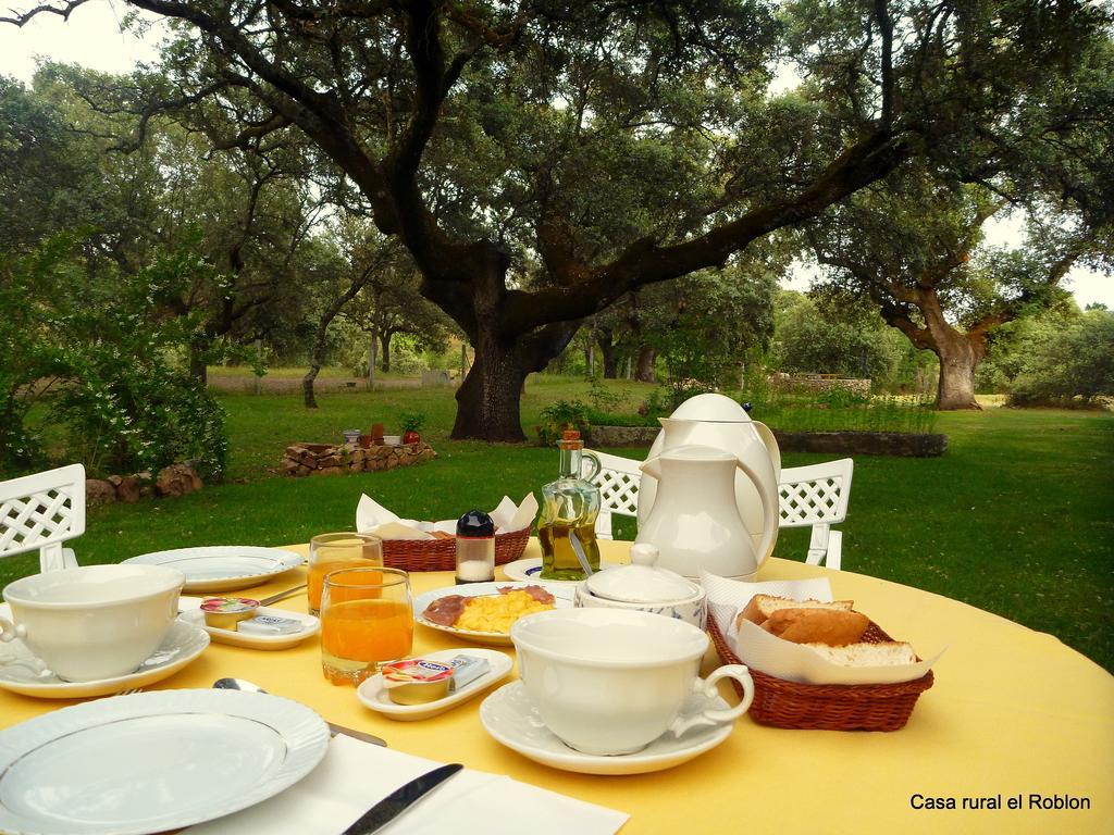 Casa Rural El Roblon Sartajada Bagian luar foto