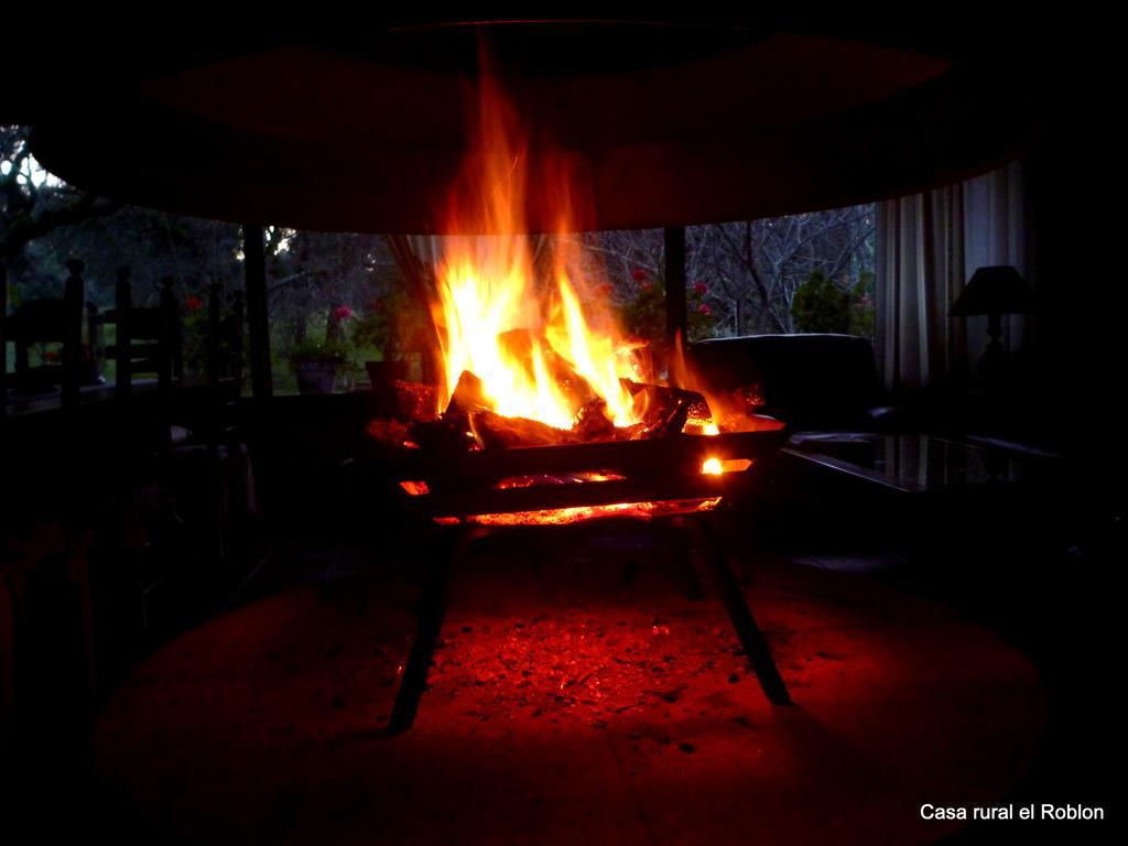 Casa Rural El Roblon Sartajada Bagian luar foto